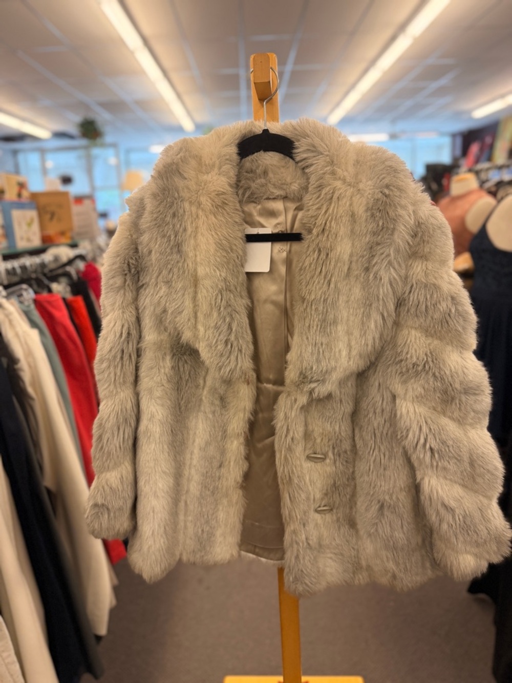 Nbn ladies  Vintage SM gray fur coat